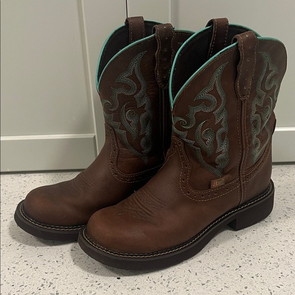 Justin Boots Shoes - JUSTIN "Gypsy" Boots Women's Leather Cowgirl Embroidered Size 7.5B